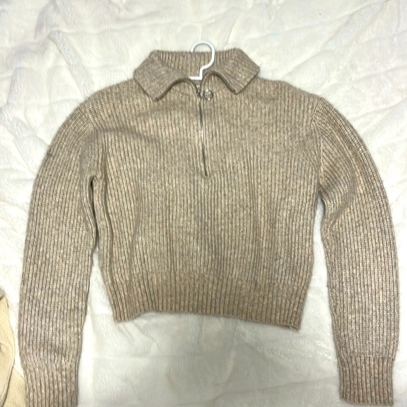 Soft tan turtleneck half zip size:small - Picture 1 of 2